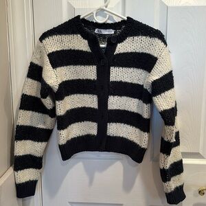 Zara navy and cream buttoned cardigan sz S sweater